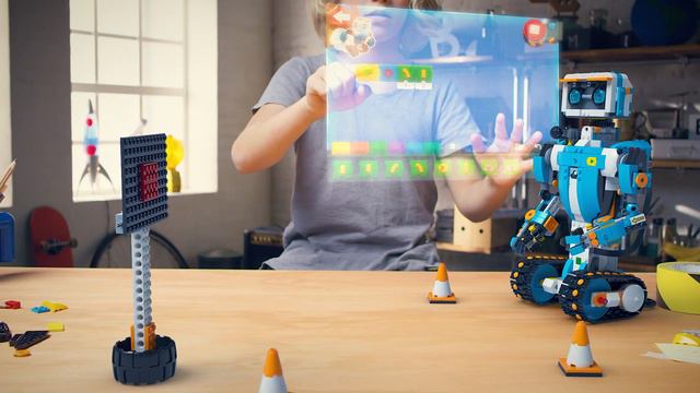 Learn To Code with The Lego Boost Kit at CES 2017 | Mindstream Studio смотреть онлайн