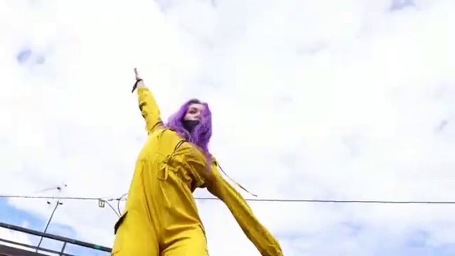 «Плачу на техно» в Спортивном микрорайоне «Ива» смотреть онлайн