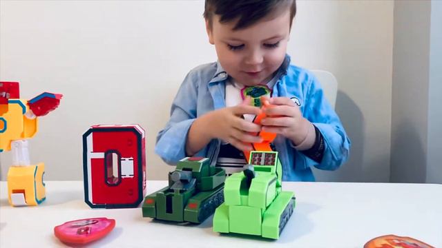 САШОКJUNIOR ПОКАЗЫВАЕТ СВОИХ НОВЫХ РОБОТОВ ТРАНСФОРМЕРОВ! ЦИФРЫ-ТРАНСФОРМЕРЫ И ЦИФРЫ-РОБОТЫ!