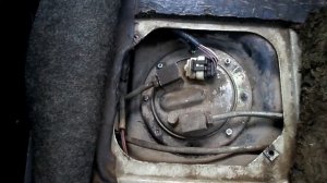 Запах бензина в салоне авто (Часть4): из-за чего может вонять бензином в салоне и возле авто