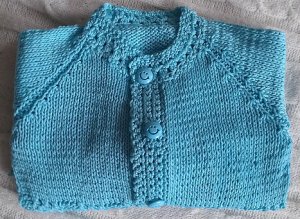 Реглан. Глубокий вырез горловины.