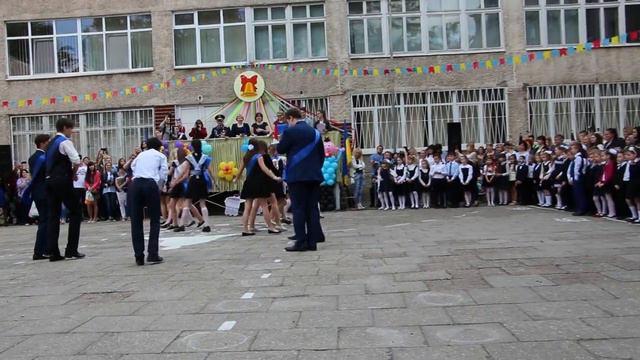 Последний звонок в 4-А классе, школа 63 смотреть онлайн