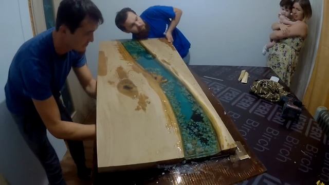 Стол из эпоксидной смолы за 4 минут смотреть онлайн