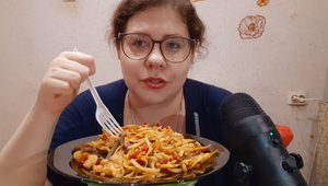 Мукбанг - лапша WOK/О преступнице с лошадиной фамилией