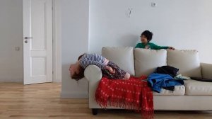 как кувыркаться с дивана