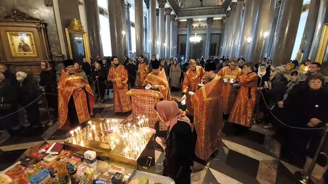 Вечернее богослужение накануне Радоницы смотреть онлайн
