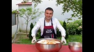 Турецкий шеф повар Бурак Оздемир. Turkish chef Burak Özdemir.