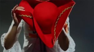 Пиратская треуголка красная