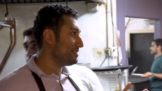 Arpeggio Grill, Austin, TX - Sameer's Eats featuring Ali Khan смотреть онлайн