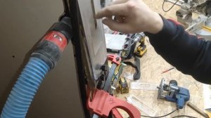 Установка Дверей часть 3 Врезка ответной части магнитного замка Apecs шаблоном MasterFox