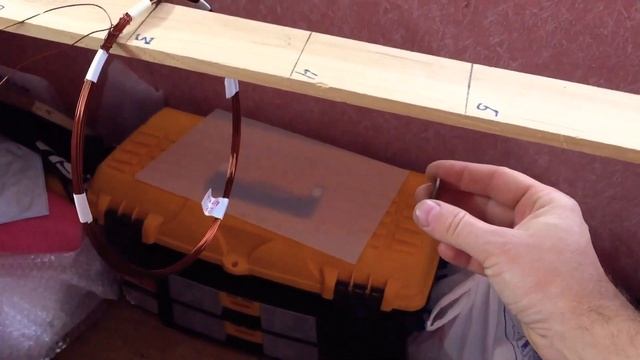 Реакция металлоискателя Clone Pi AVR на монеты, золотое и серебряное кольца.