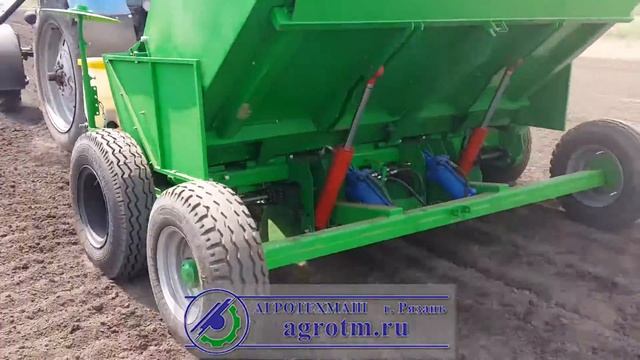 Картофелесажалка работа в поле