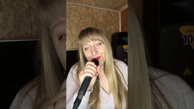 Девочка танцуй