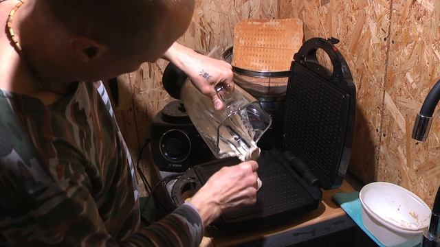 Вегетарианские вафли на мультипекаре REDMOND RMB-M705/3 смотреть онлайн