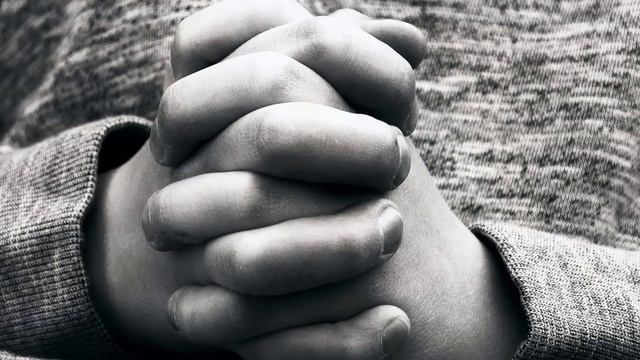 Modlitwa jak uderzenie w twarz. Tekst o. Augustyna Pelanowskiego czyta lektor. смотреть онлайн