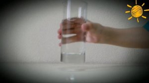 Преломление света - опыт с водой