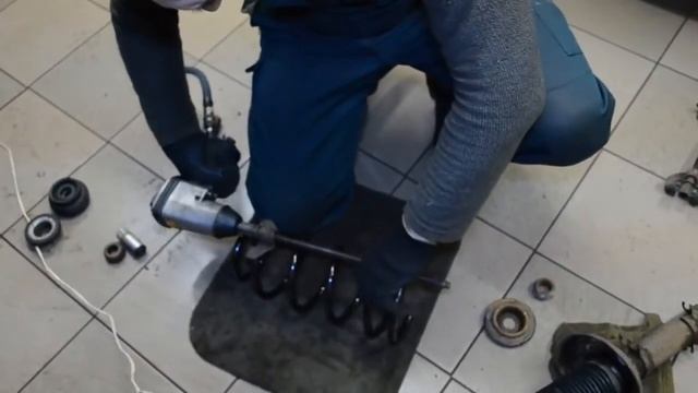 Замена передних пружин шкода Октавия Octavia смотреть онлайн