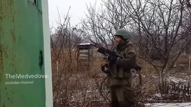 Украина АТО Донецк Ополченцы стреляют из подствольных гранатометов Новости Украины смотреть онлайн