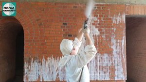 Удаление высолов с кирпича