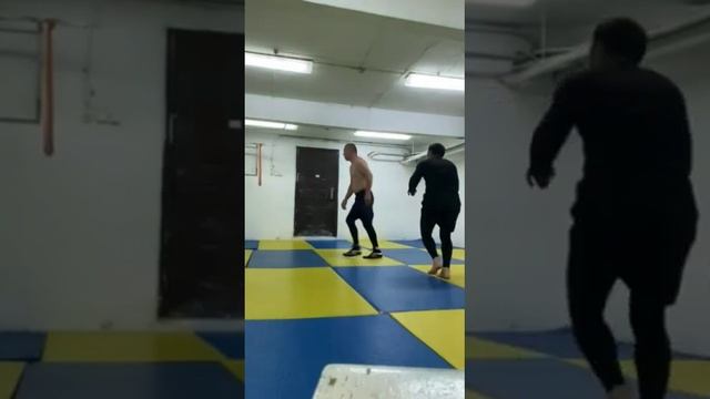 Правильный проход в две ноги #рекомендации #рекомендуем #wrestling #грэплинг #wrestlingworld смотреть онлайн