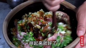 【丹霞春姐】地里摘些萝卜，春姐用苦荞麦和面，做道胡萝卜荞麦蒸饺，味道真不错，过瘾