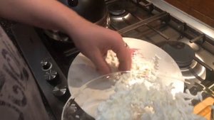 Салат с семгой и крабовыми палочками (слоеный) эпизод №266