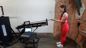 Электромагнитный тренажер в виде тяговой стойки с нагрузкой до 120 кг. Пересиливающий режим