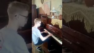 Вышний Волочёк. Усадьба Рябушинских. Пианино «Тверца»