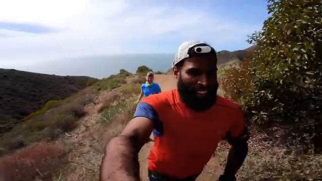 Insta360 GO 2 - Trail Running in Sunny California смотреть онлайн