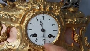 Бронзовые каминные часы в охотничьем стиле