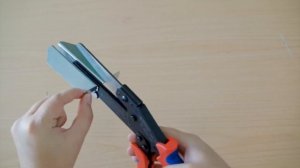 Обзор ножницы "Пеликан". Резка пластиковых панелей, плинтусов и кабель-каналов.