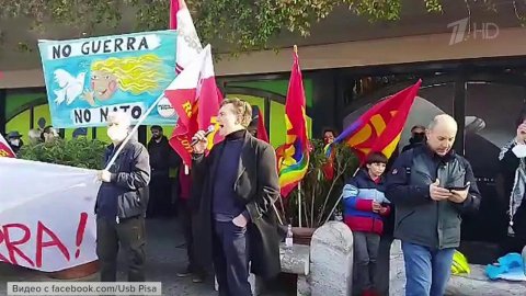 Итальянцы выходят на демонстрации против поставок оружия Украине