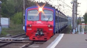 Электропоезд ЭД4М-0363 "Рэкс" проследует платформу Хорошово