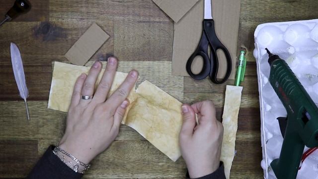 EASY DIY Harry Potter Cascading Scroll Christmas Ornament! смотреть онлайн