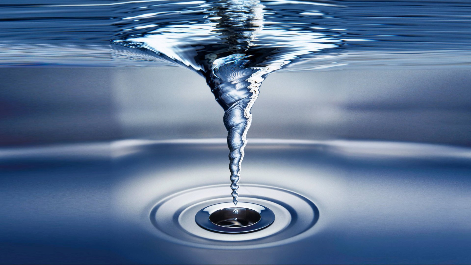 Детские опыты в домашних условиях - Торнадо в бутылке смотреть онлайн