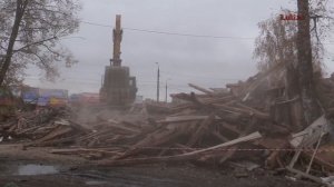 В Великих Луках снесли дом