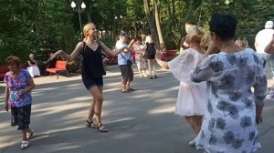 Пусть плачут те кому мы не достались💃🌹 Счастливые минуты в парке Горького 💃🌹Харьков 2021