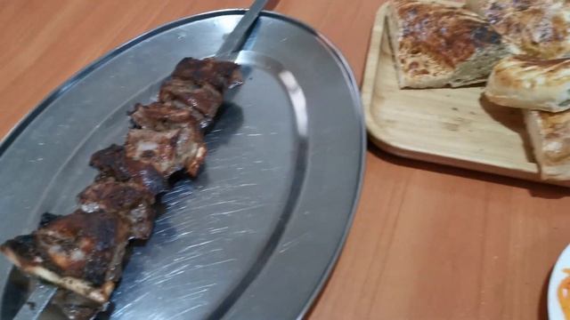 Шашлык на улице шашлычной в Грозном. смотреть онлайн