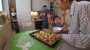 КИТАЯНКА РАССКАЗЫВАЕТ КАК МУЖУ ДЕЛАТЬ ДЛЯ ТОГО ЧТОБ ЖЕНА ДОВОЛЬНА И СЕМЬЯ СЧАСТЛИВОЙ