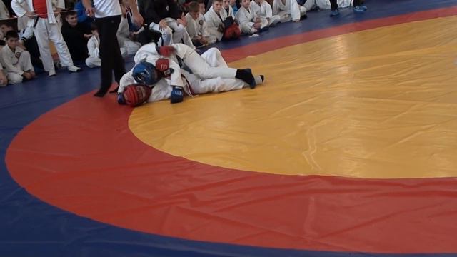 Нестеров Роман 1 бой смотреть онлайн