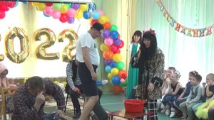 Сын ПОЛУЧИЛ ДВОЙКУ! Сценка в детском саду.