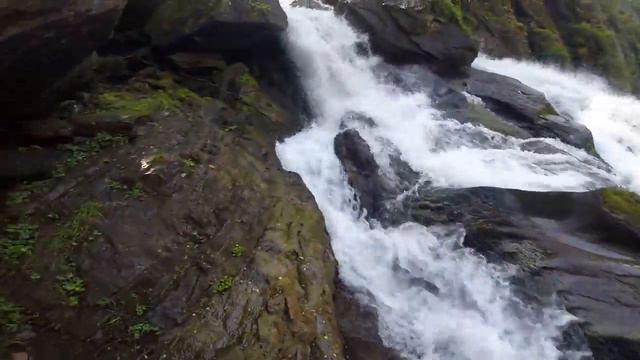 Алтай, Водопад на реке Нижний Карасу