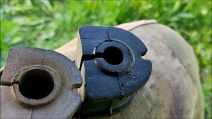 Рено Дастер. Замена резинок на зад. стабилизаторе..wmv