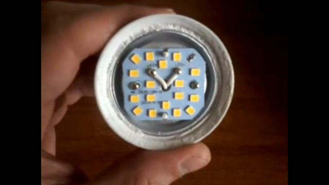 Простой ремонт светодиодной лампочки 220в (затраты 0 рублей) смотреть онлайн