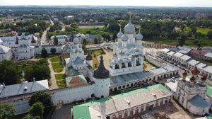Пролетая над Кремлем в Ростове Великом