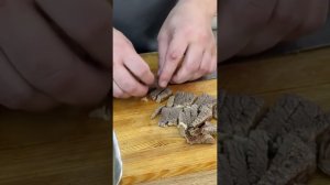 Как резать мясо для борща