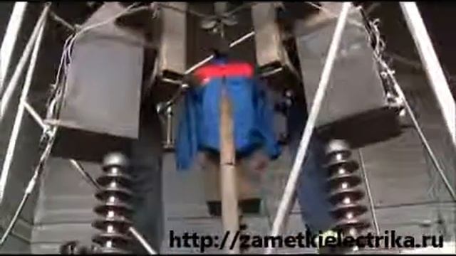 Испытание термостойких костюмов “Энергоконтракт“ электрической дугой.mp4 смотреть онлайн