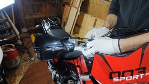 Сборка regulmoto sport 003 PRO. Часть 11. Установка защиты для рук.
