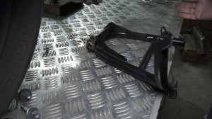 INSTALLATION CENTER STAND NC 700-750X, S / УСТАНОВКА ЦЕНТРАЛЬНОЙ ПОДСТАВКИ ХОНДА NC700-750 X, S