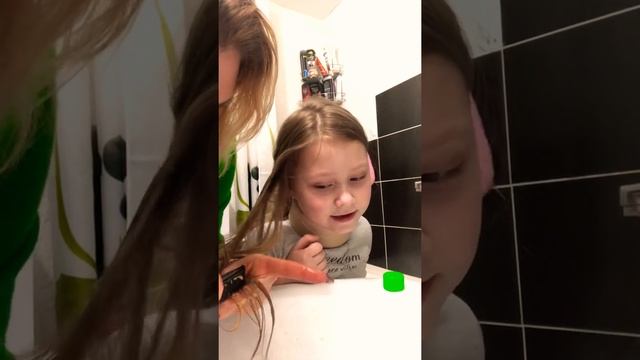 Как удалить лизуна с длинных волос смотреть онлайн